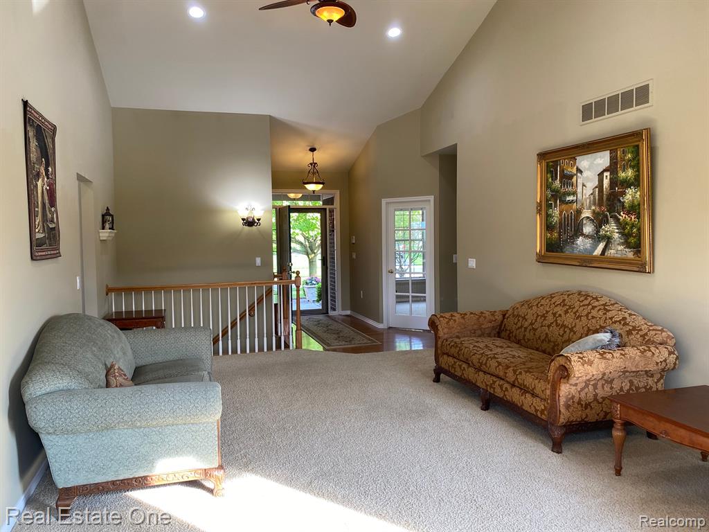 906 W PENINSULA, Oxford, MI 48371 — Photo 6