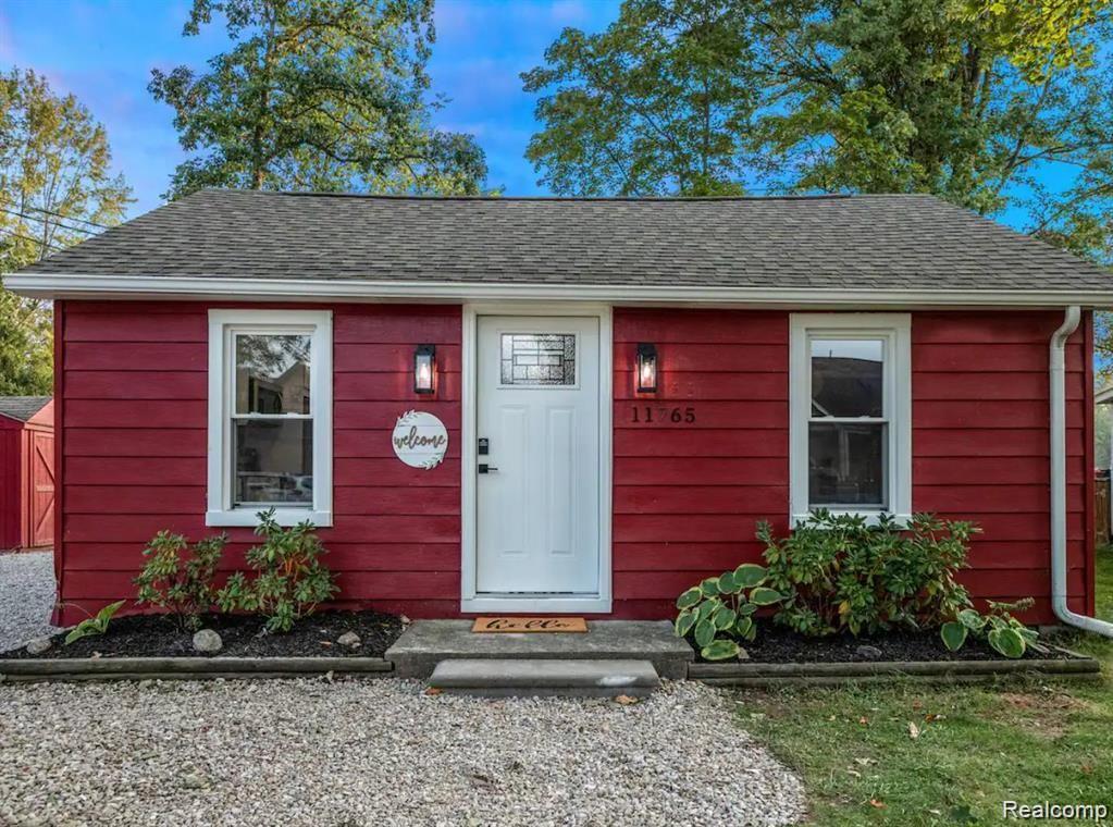 11765 PATTERSON LAKE Drive, Pinckney, MI 48169 — Photo 18