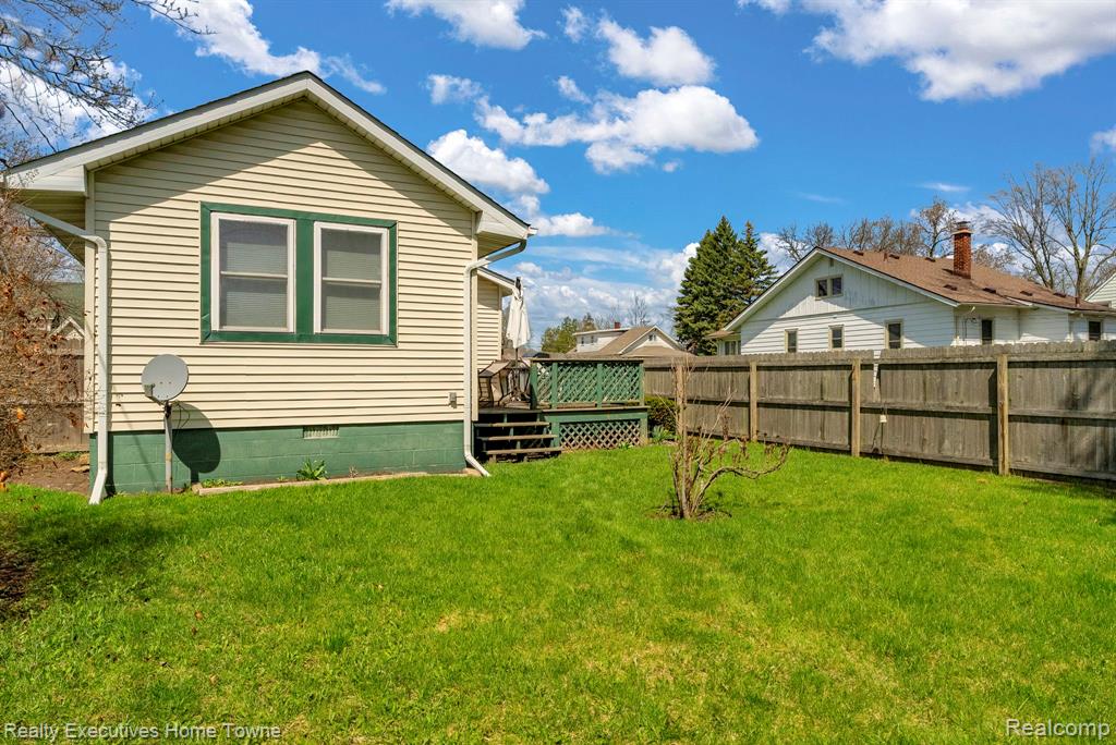 1830 Gillett Street, Port Huron, MI 48060 — Photo 35