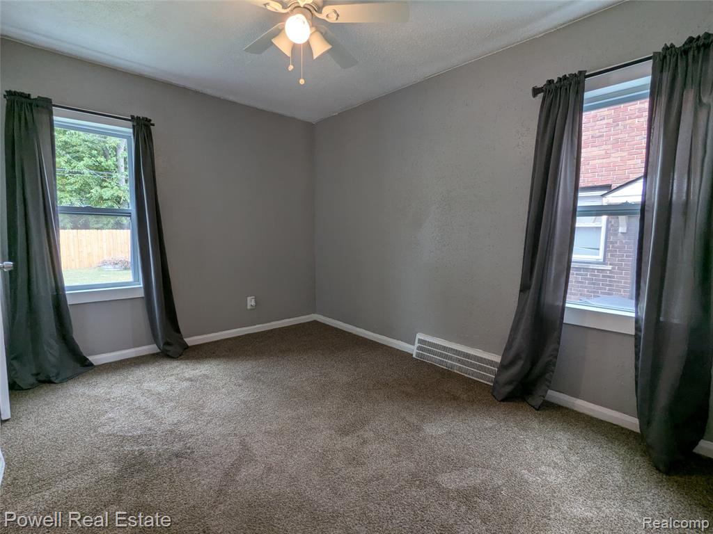 19161 Hamburg Street, Detroit, MI 48205 — Photo 15