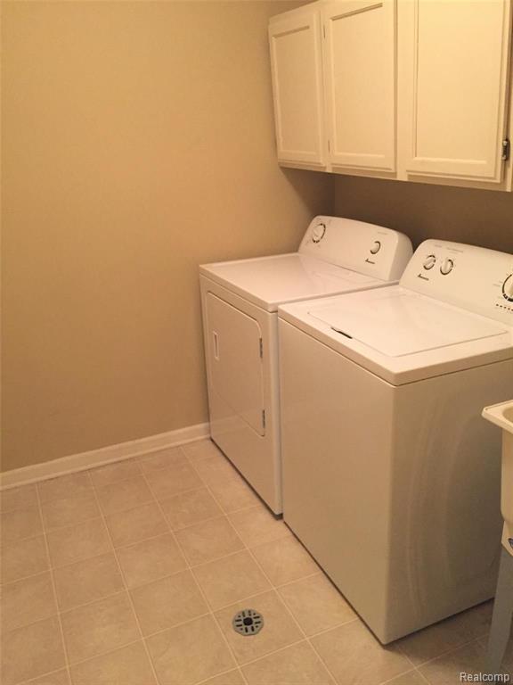 49225 W Woods Drive, 20, Utica, MI 48317 — Photo 9