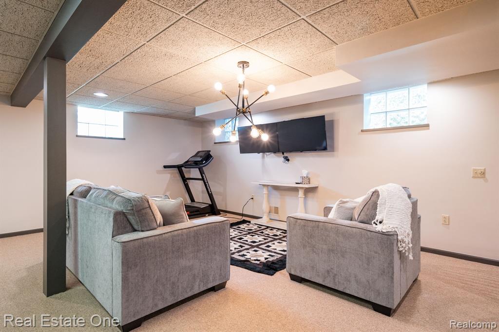4794 RIVERS EDGE Drive, Troy, MI 48098 — Photo 39