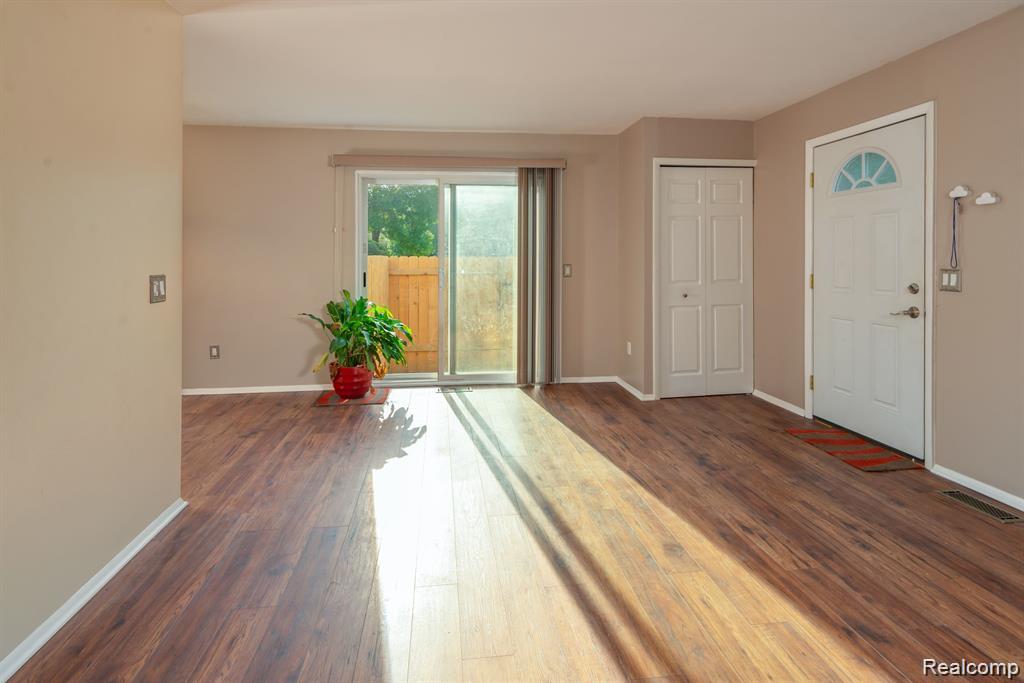 23465 Danberry Lane, Novi, MI — Photo 6