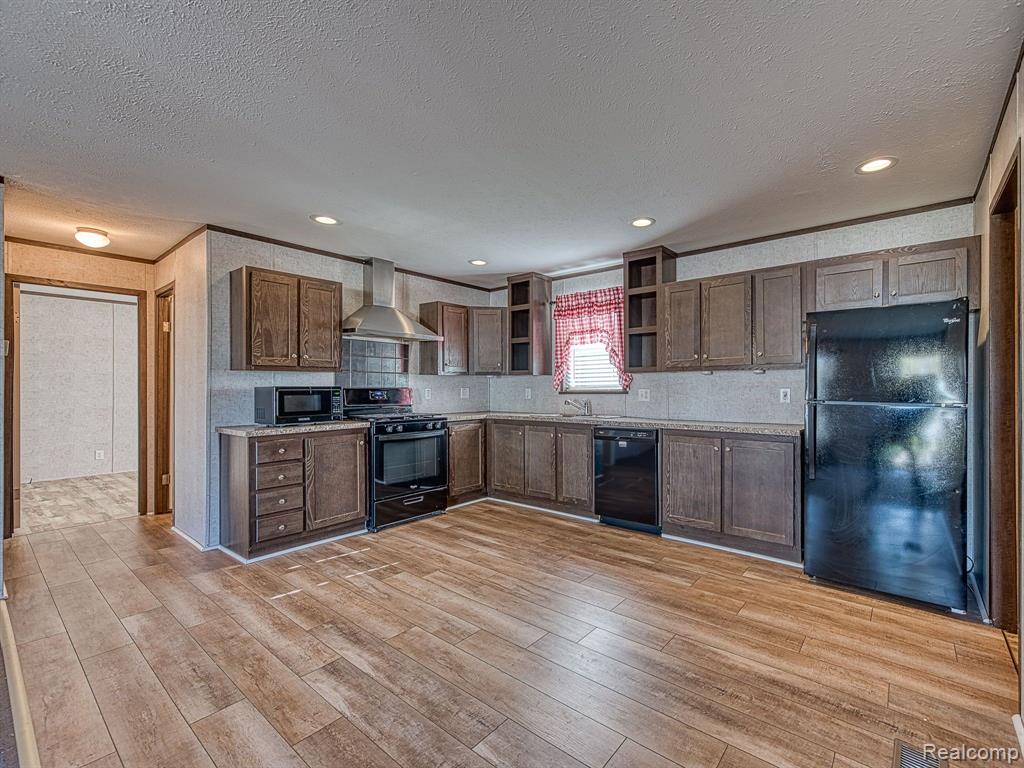 131 KIMBERLY Lane, Dundee, MI 48131 — Photo 2