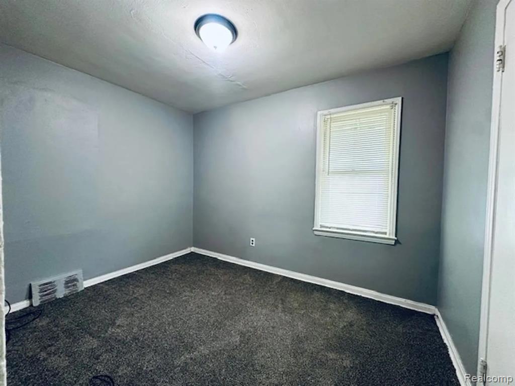 9213 Plainview Avenue, Detroit, MI 48228 — Photo 5