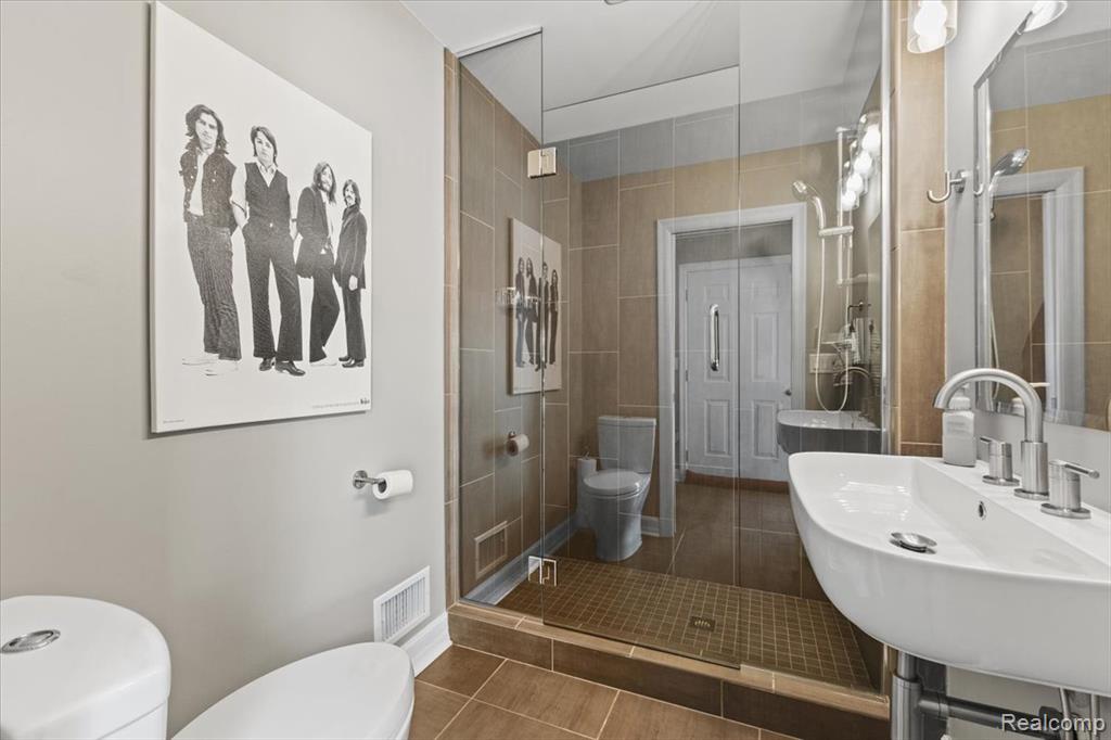 3301 Mann Road, Clarkston, MI, 00000