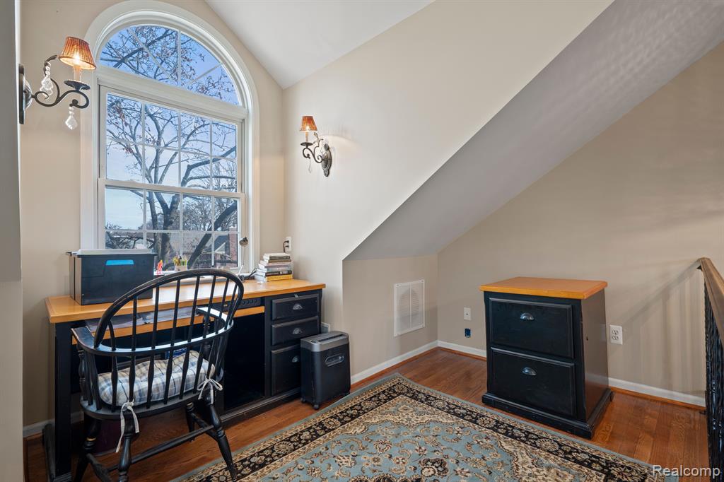 917 CEDARHILL Drive, Royal Oak, MI 48067 — Photo 15