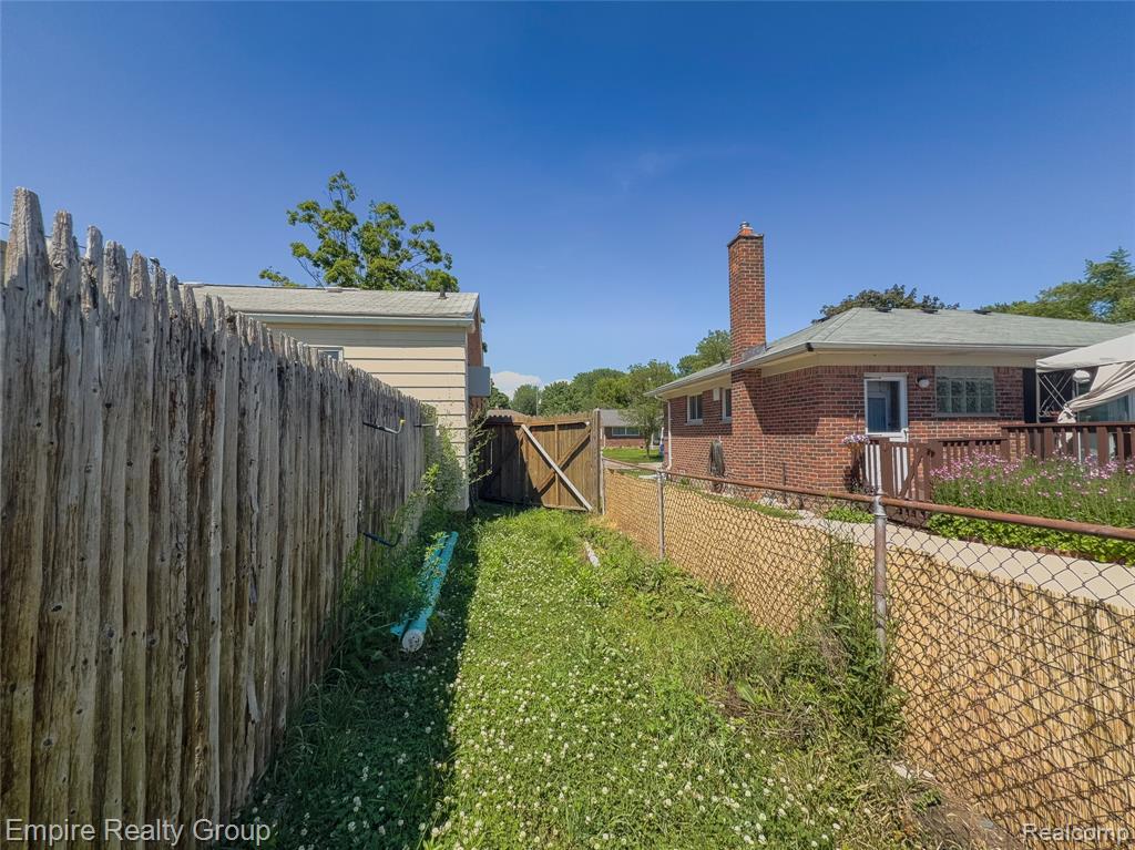 905 N Esplanade Street, Mount Clemens, MI 48043 — Photo 35
