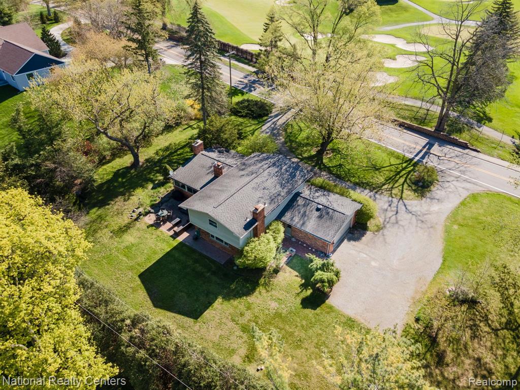 6450 Gilbert Lake Road, Bloomfield Hills, MI 48301 — Photo 25