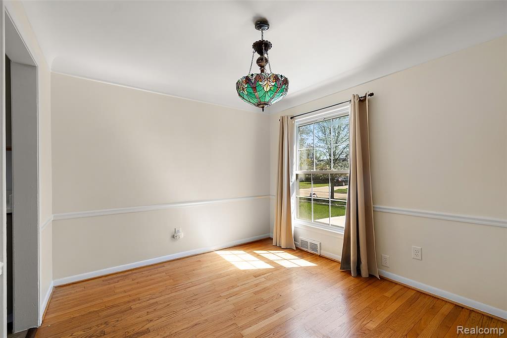 20879 Beaufait Street, Harper Woods, MI 48225 — Photo 9