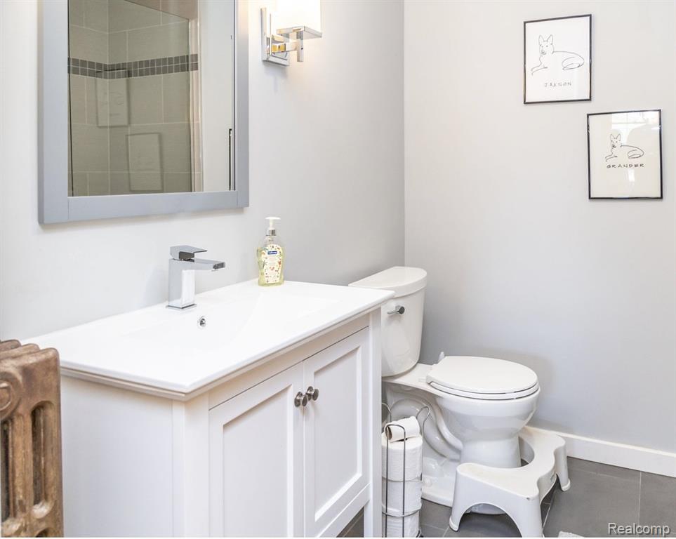 425 Everett Drive, Lansing, MI 48915 — Photo 16