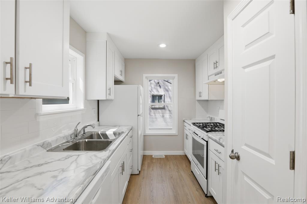 33451 Brown Street, Garden City, MI — Photo 12