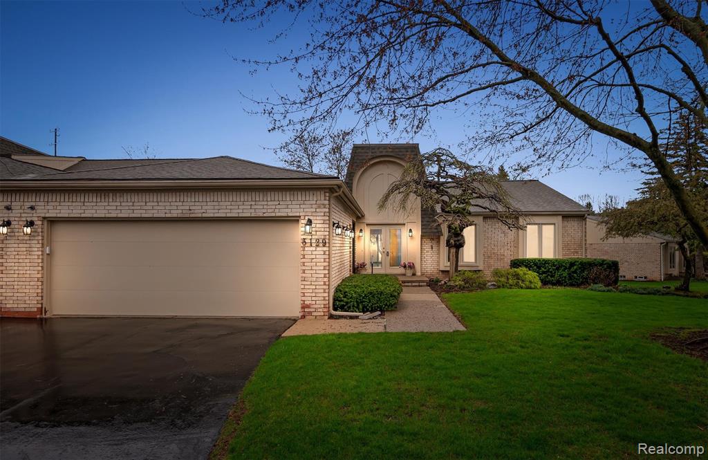 5129 Woodlands Lane, Bloomfield Hills, MI 48302 — Photo 29