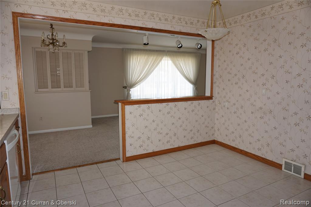 7518 Highview Street, Dearborn Heights, MI 48127 — Photo 15