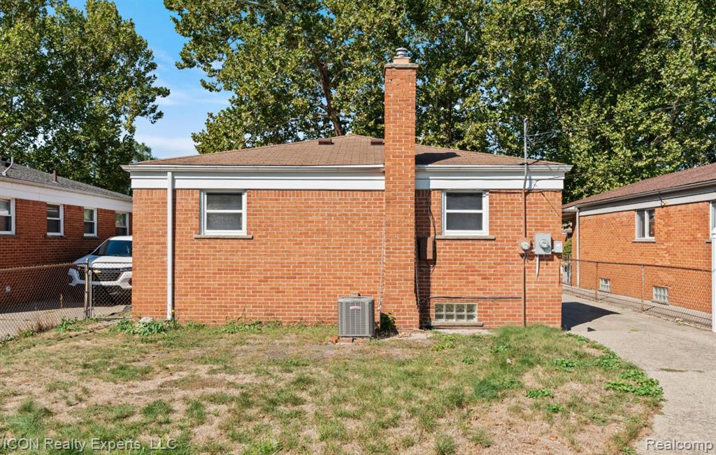 5674 N Lafayette Street, Dearborn Heights, MI 48127 — Photo 25
