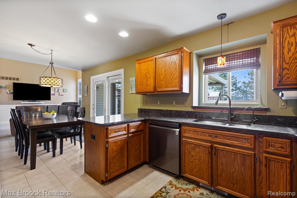 52449 ROBINS NEST Drive, Chesterfield, MI 48047 — Photo 10