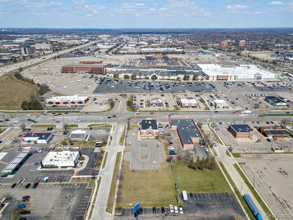 451 W 14 MILE Road, Madison Heights, MI 48071 — Photo 18