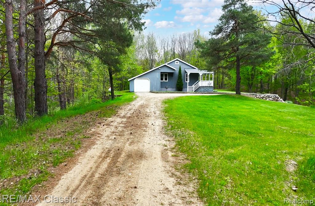 4611 Murray Road, Mayville Vlg, MI 48744 — Photo 8