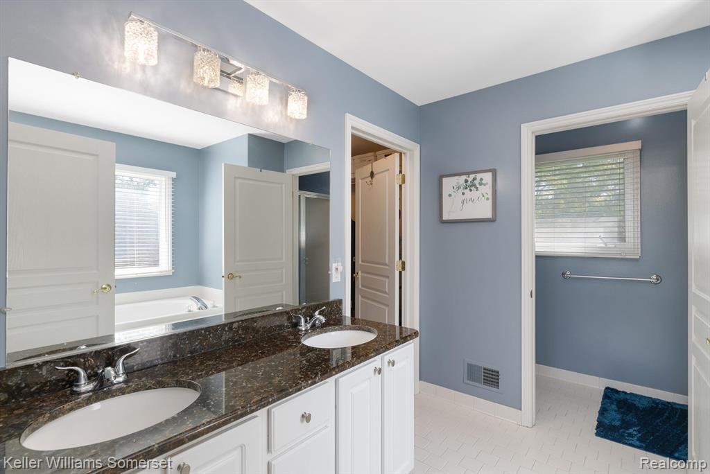 55328 BELMONT Drive, Shelby Twp, MI 48315 — Photo 43