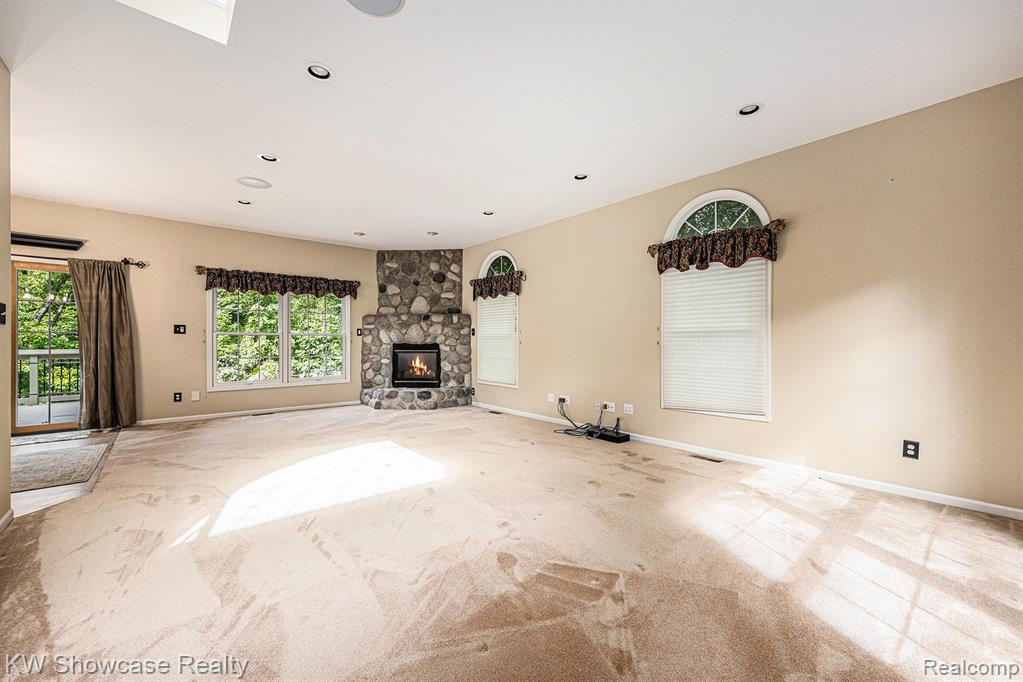 6060 Rosewood Parkway, White Lake, MI 48383 — Photo 4