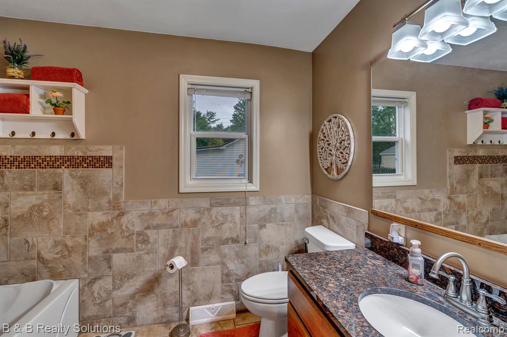 423 LOU ALICE Drive, Columbiaville, MI 48421 — Photo 16