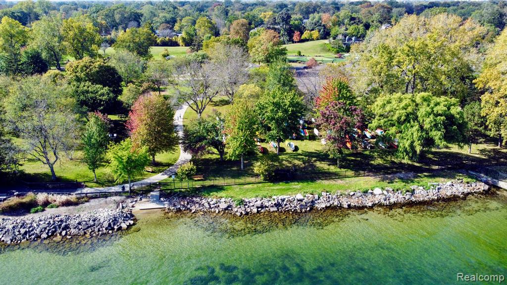 930 TROMBLEY Road, Grosse Pointe Park, MI 48230 — Photo 48