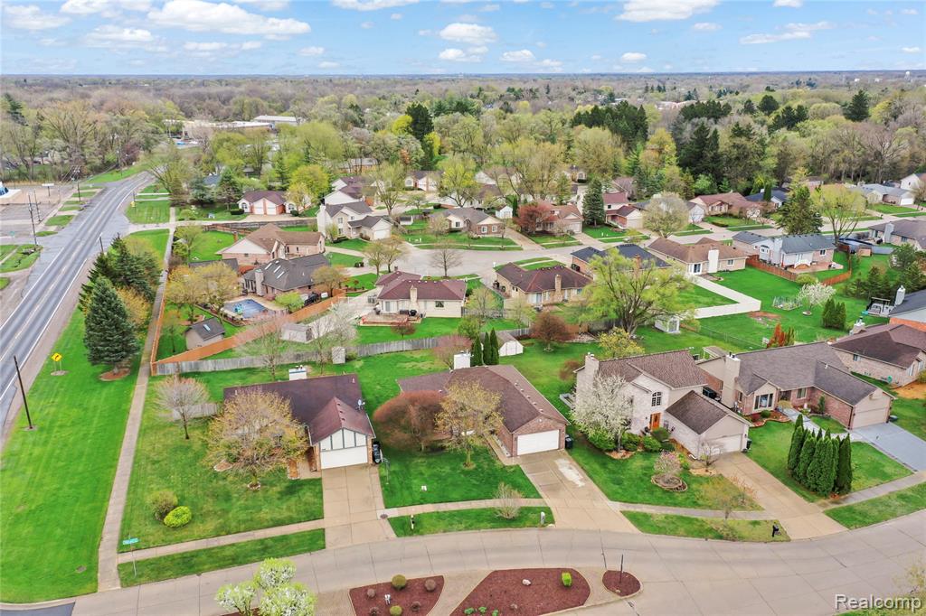 46902 Amberwood Drive, Shelby Twp, MI 48317 — Photo 5