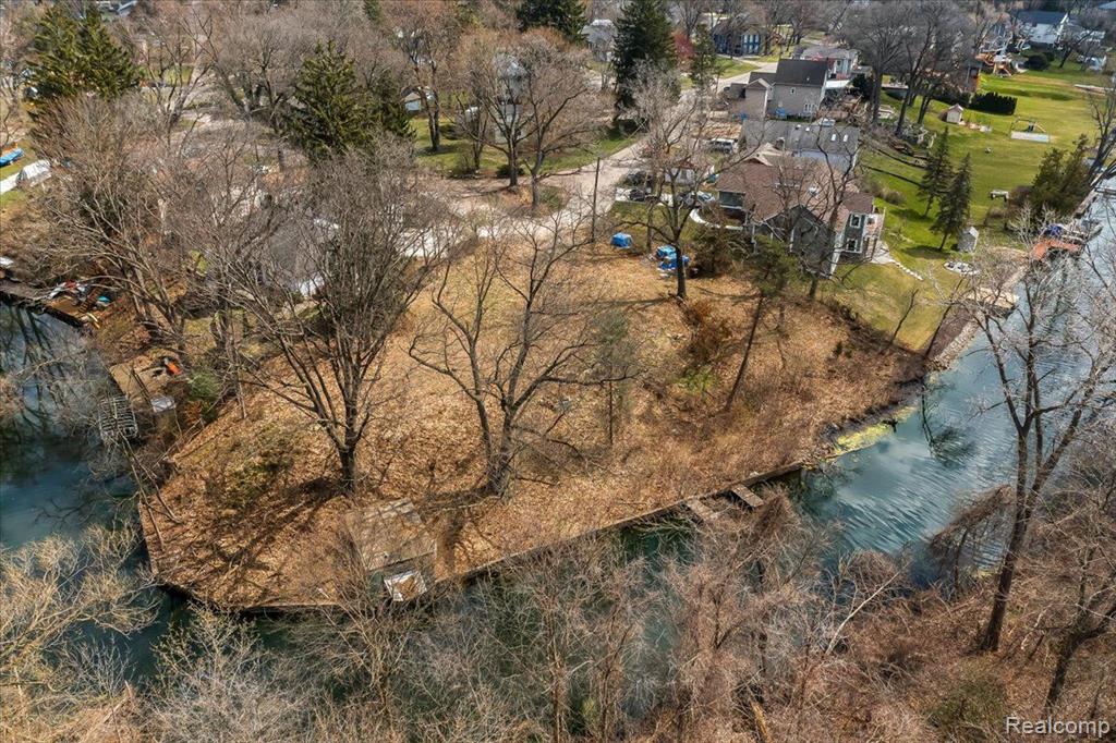 4339 BLUEBIRD Drive, Commerce Twp, MI 48382 — Photo 9