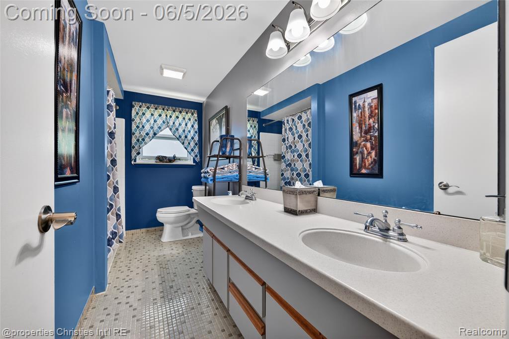 475 Henley Drive, Bloomfield Hills, MI 48304 — Photo 47
