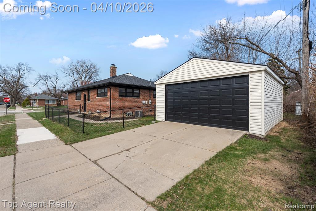12751 Oak Park Boulevard, Oak Park, MI 48237 — Photo 32