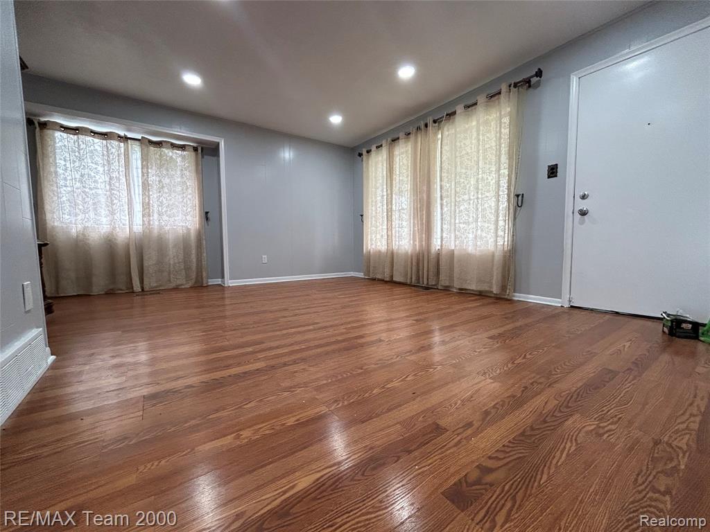 6390 Archdale Street, Detroit, MI 48228 — Photo 9