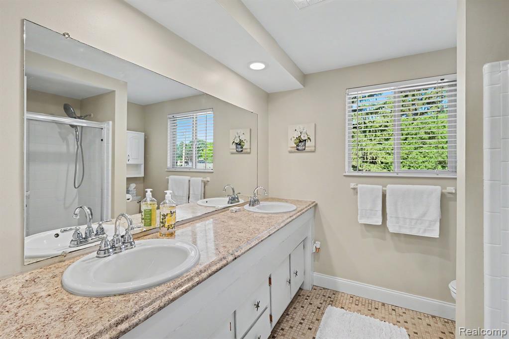 5504 Antoinette Drive, Grand Blanc, MI 48439 — Photo 22