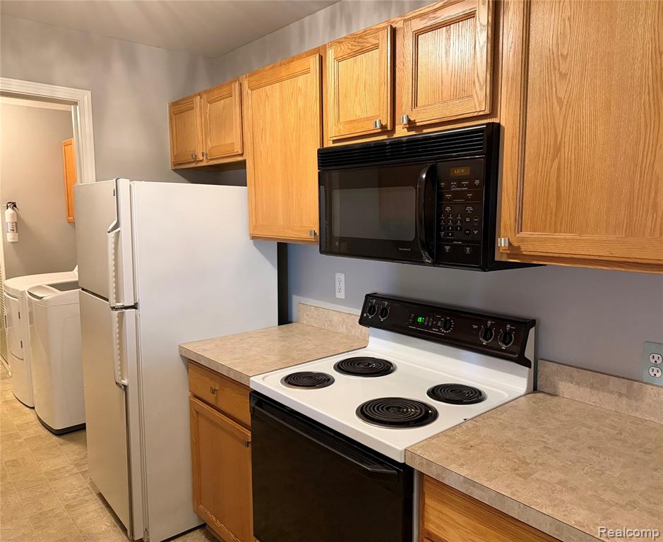 56567 Scotland Boulevard, Utica, MI 48316 — Photo 22