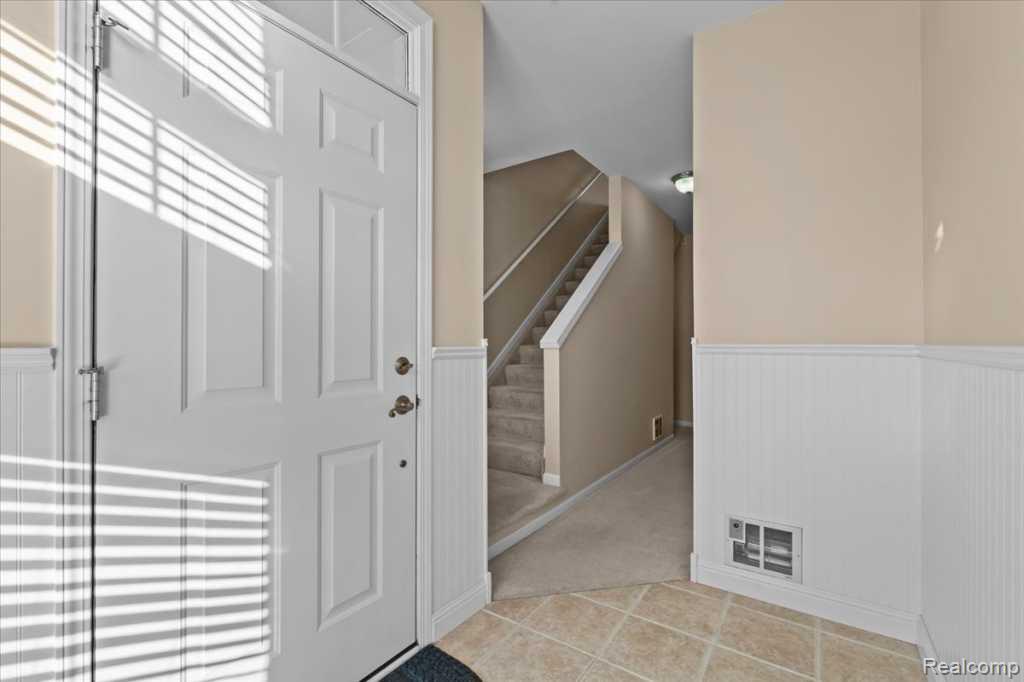 3262 Johanna Ware W, Wixom, MI 48393 — Photo 2