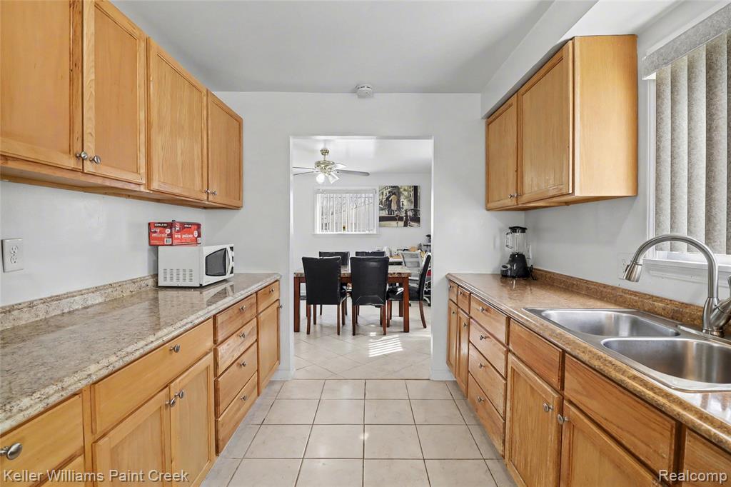 23070 Rosewood Street, Oak Park, MI 48237 — Photo 13