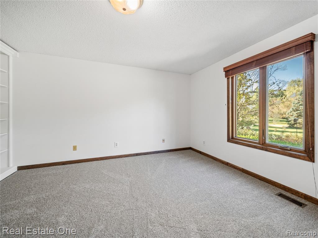 4097 Merna Lane, Milford, MI 48380 — Photo 17