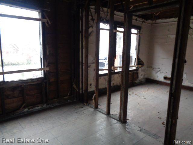 8034 GEORGIA Street, Detroit, MI 48213 — Photo 18