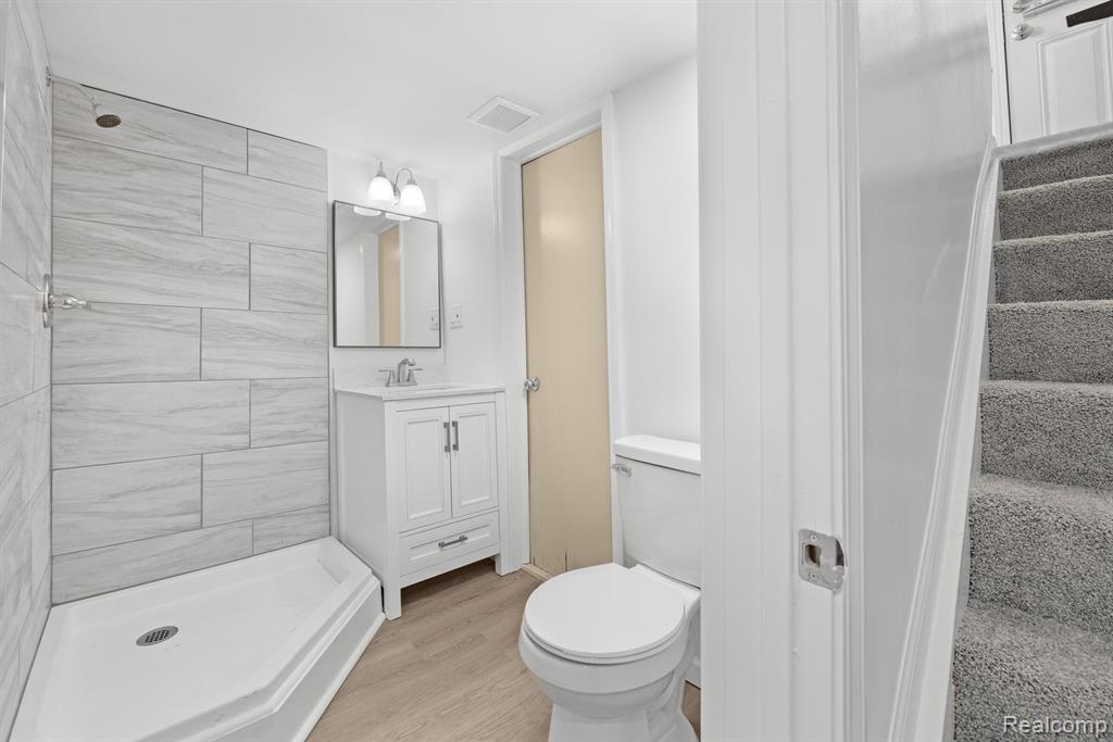629 W Kalama Avenue, Madison Heights, MI 48071 — Photo 9
