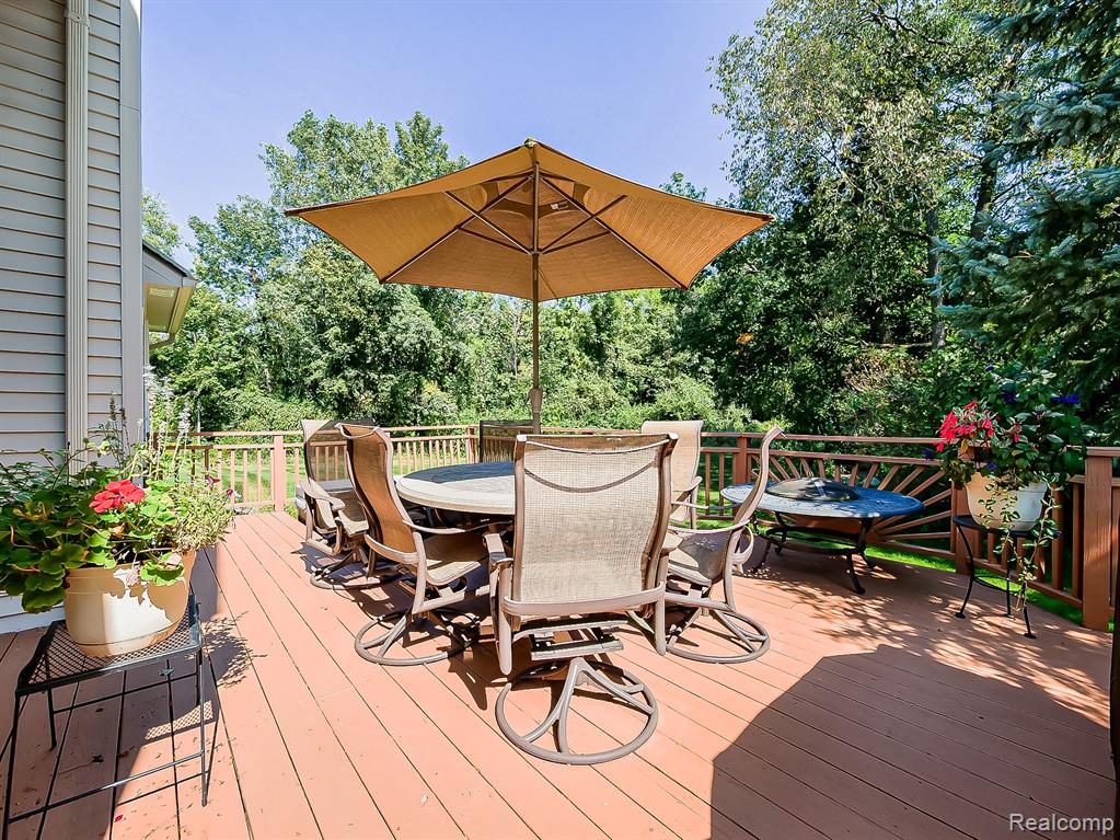 2517 Pine Drive, Wixom, MI 48393 — Photo 21
