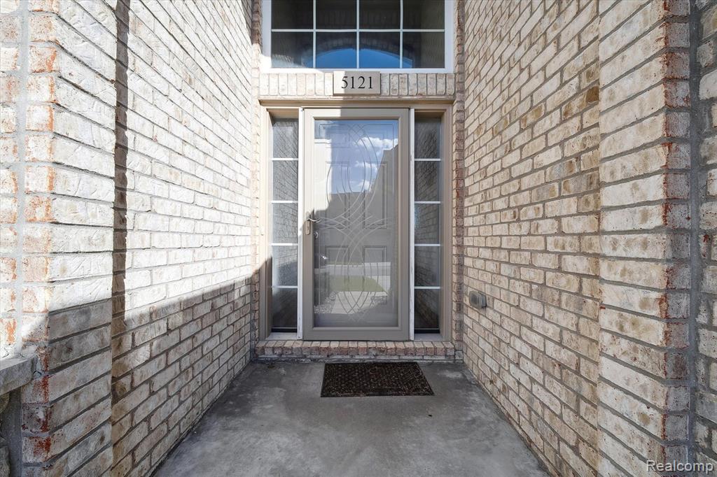 5121 HAWKSEYE Trace, Warren, MI 48092 — Photo 6