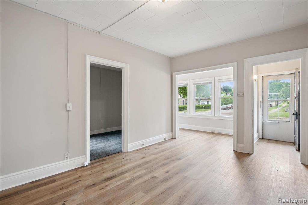533 W GANSON Street, Jackson, MI 49201 — Photo 2