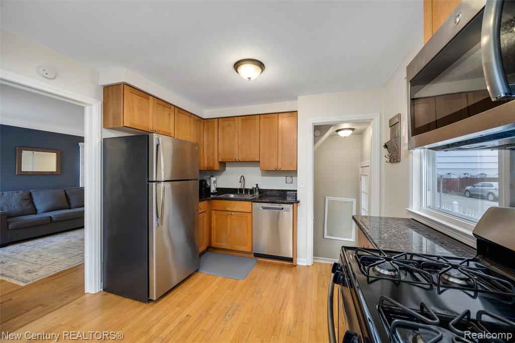 609 E Baker Avenue, Clawson, MI — Photo 6