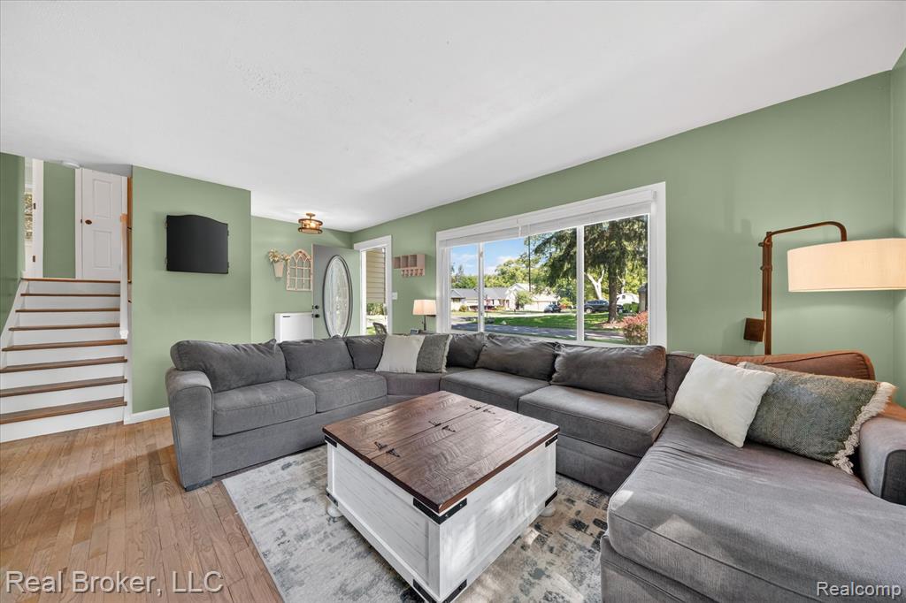 6551 Duffield Street, West Bloomfield, MI 48324 — Photo 4
