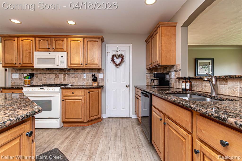 53075 Venus Drive, Shelby Twp, MI 48316 — Photo 14