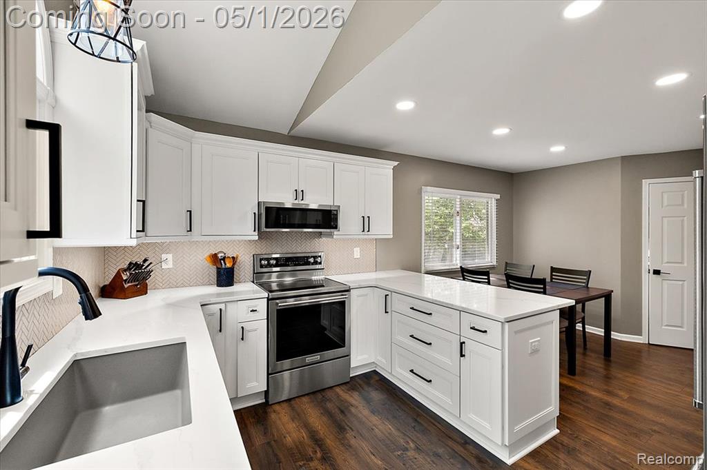 43316 Ashbury Drive, Novi, MI — Photo 15