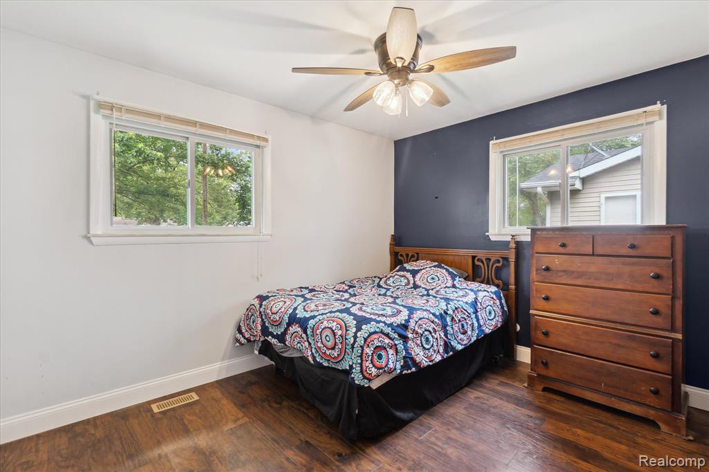 6279 Woodsdale Drive, Grand Blanc, MI 48439 — Photo 18