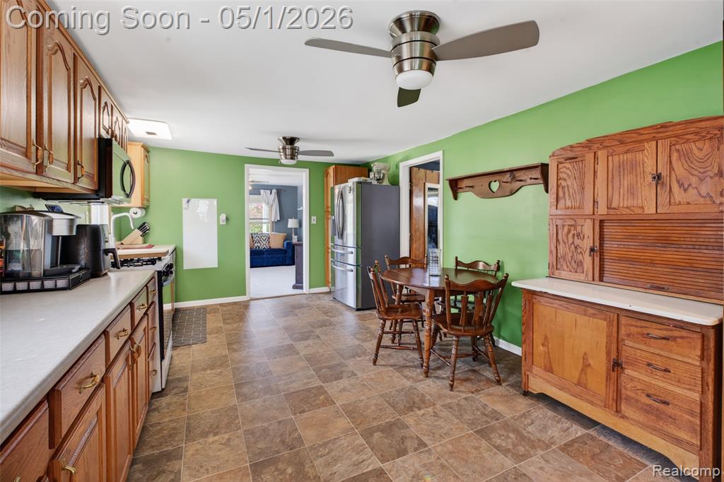 677 Lindbergh Street, Wyandotte, MI 48192 — Photo 26