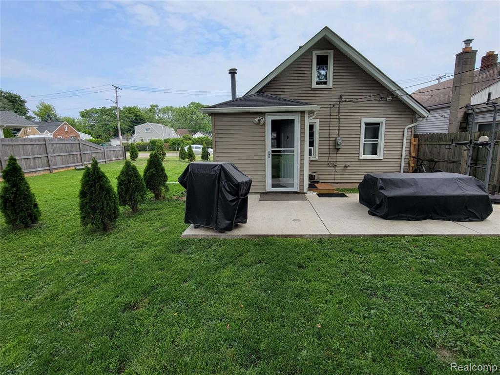 8100 Toepfer Road, Warren, MI 48089 — Photo 13