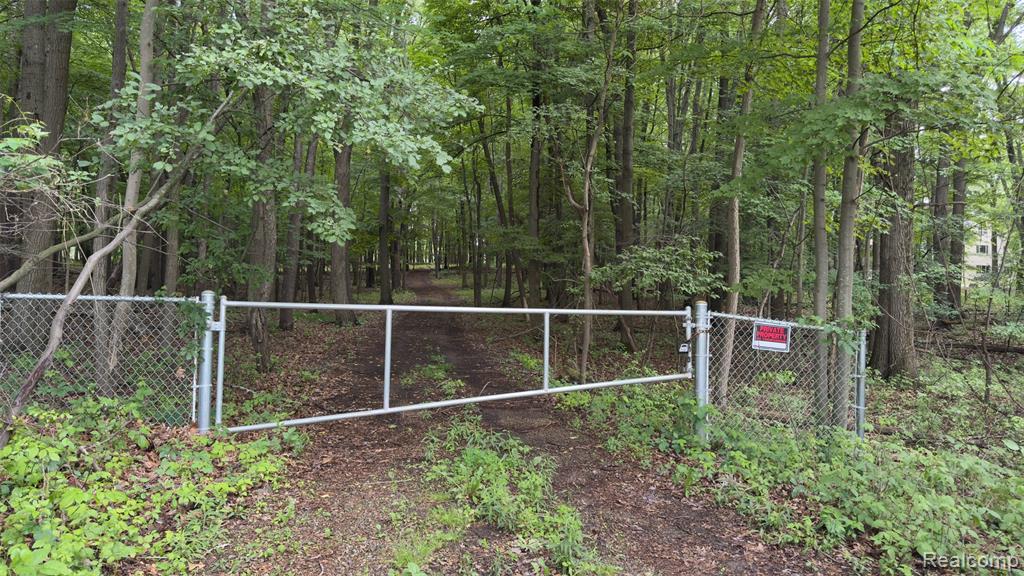 2608 E Sutton Road, Metamora, MI 48455 — Photo 2