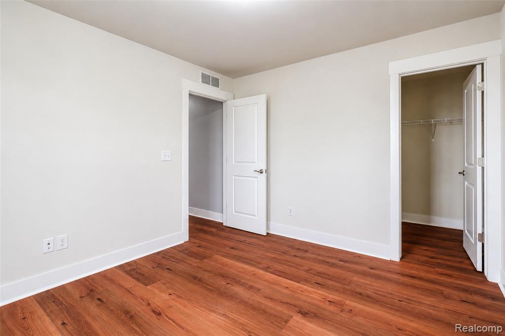 354 Findley Circle, Lake Orion, MI — Photo 56